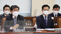 [포토] 국회 출석한 전해철·김창룡