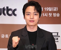 [포토] 배우 여진구, 반듯한 카리스마 