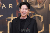 [포토] 배우 엄기준 '소년 미소' 