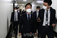 [포토] 이동하는 박범계 법무부 장관