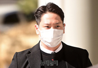 [포토] 강제추행 혐의 B.A.P 힘찬...1심서 징역 10개월 선고