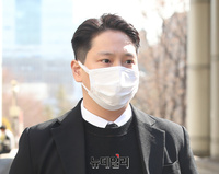 [포토] 법정구속 피한 'B.A.P' 힘찬... 성폭력치료 50시간 이수 명령