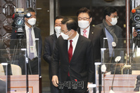 [포토] 의총 참석하는 주호영 국민의힘 원내대표