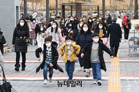 [포토] 2021학년도 새학기 시작.. 신나는 등교길