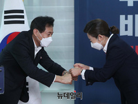 [포토] 인사 나누는 오세훈·나경원