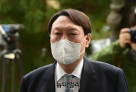 [포토] 윤석열 검찰총장 사의… "자유민주주의 지키고 국민보호할 것"