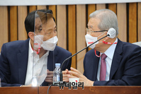 [포토] 대화 나누는 김종인·오세훈