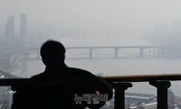 [포토] 미세먼지로 뒤덮인 서울 도심, 14일까지 '나쁨' 단계