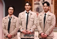 [포토] 연극 스페셜라이어, 존 스미스 역할 맡은 '정태우-정겨운-테이'