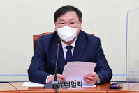 [포토] 발언하는 김태년 더불어민주당 대표 직무대행