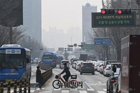 [포토] 수도권 미세먼지 비상저감조치 발령, 주말까지 '나쁨'