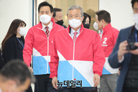 [포토] 입장하는 김종인·오세훈