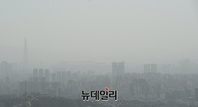 [포토] 한반도 덮친 중국발 황사...미세먼지 '매우나쁨'
