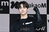 [포토] 힘찬 화이팅 하는 드리핀 황윤성