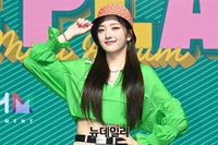 [포토] 위클리 박소은 '힙한 패션 뽐내며'