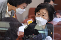 [포토] 국회 출석한 정영애 여성가족부 장관