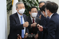 [포토] 입장하는 김종인·주호영