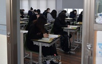 [포토] 3월 전국연합학력평가..문·이과 통합 수능 개편 반영