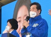 [포토] 박영선 후보 지지호소하는 이낙연 상임선대위원장
