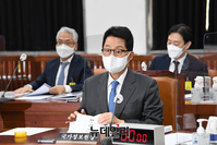 [포토] 정보위 출석한 박지원 국가정보원장