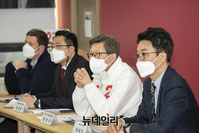 [포토] 데우스밸리 사업단 글로벌투자 협약식 갖는 박형준