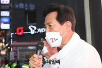 [포토] 목동깨비시장 찾아 지지호소하는 오세훈