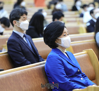 [포토] 부활절 예배 참석한 박영선 후보
