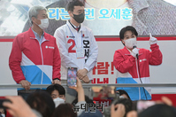 [포토] 잠실5단지서 오세훈 지원 나선 윤희숙 의원