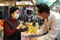 [포토] 중랑구 골목유세 나선 오세훈