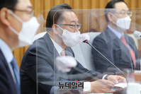 [포토] 발언하는 이종배 국민의힘 정책위의장