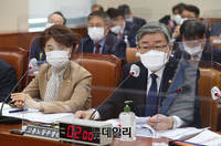 [포토] 답변하는 이재갑 고용노동부 장관