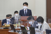 [포토] 보고하는 김강립 식품의약품안전처장