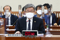 [포토] 답변하는 이재갑 고용노동부 장관