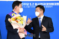 [포토] 대화 나누는 송영길·윤호중