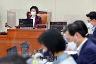 [포토] 안경덕 노동부 장관 후보자 인사청문회 보고서 가결