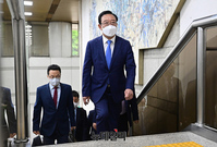 [포토] 울산시장 선거개입 의혹 재판 출석한 송철호