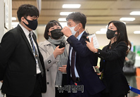 [포토] 울산시장 선거개입 의혹 사건 재판 출석하는 백원우 