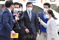 [포토] 영장심사 출석하는 박삼구 전 금호아시아나 회장