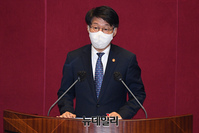 [포토] 발언하는 안경덕 신임 고용노동부 장관