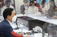 [포토] 긴급 기자회견 갖는 김기현 당대표 권한대행