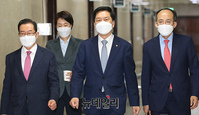 [포토] 입장하는 김기현 국민의힘 대표 권한대행