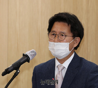 [포토] 발언하는 김만흠 국회입법조사처장