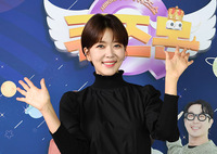 [포토] 이윤아 아나운서 "퀴즈몬서 뵐게요"