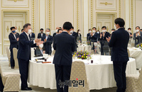 [포토] 민주당 초선들 청와대로 초청한 文 대통령