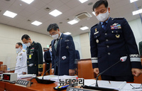 [포토] '공군 여중사 추모 묵념' 하는 군 수뇌부