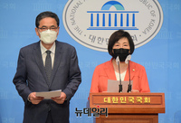 [포토] 곽상도·정경희 "국가교육위원회법 제정 반대한다"