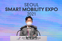 [포토] 서울 스마트 모빌리티 엑스포 참석한 권성동 공동대표