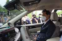 [포토] 자율주행 차량으로 개막식 참석하는 오세훈 시장