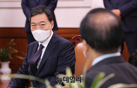 [포토] 박병석 국회의장 찾은 김오수 검찰총장