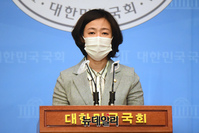 [포토] 현안관련 브리핑 하는 황보승희 국민의힘 수석대변인